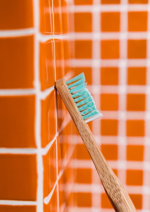 Produktbild Hydrophil Toothbrush Professional SOFT (Weich, 1 x)