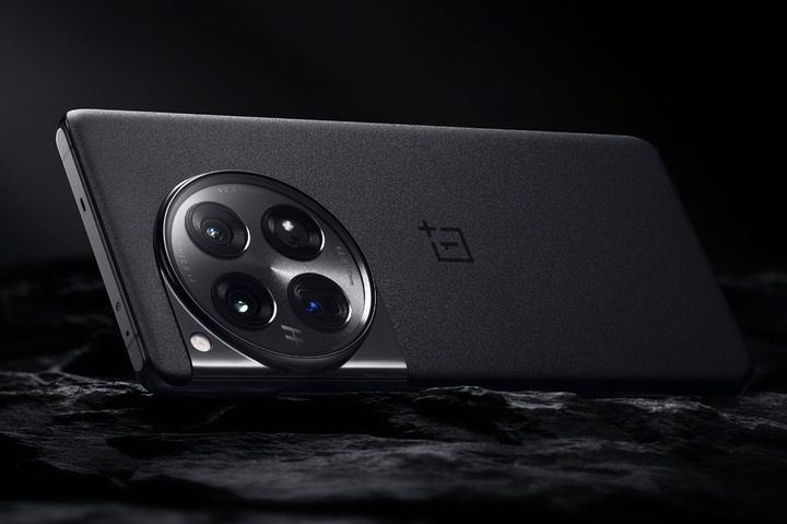 Produktbild OnePlus 12 (512 GB, Silky Black, 6.82", SIM + eSIM, 50 Mpx, 5G)