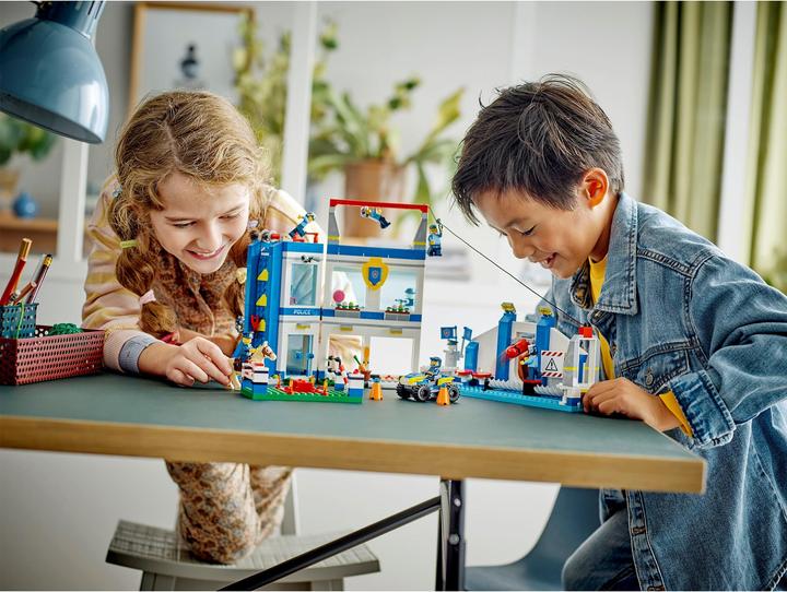 Produktbild LEGO Polizeischule (60372, LEGO City)