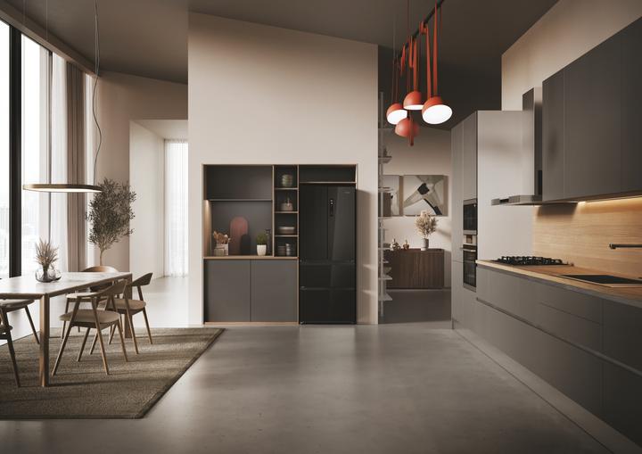 Actual product image Haier HFR3718ENGB FD 70 Series 3 Frigorifero (402 l)