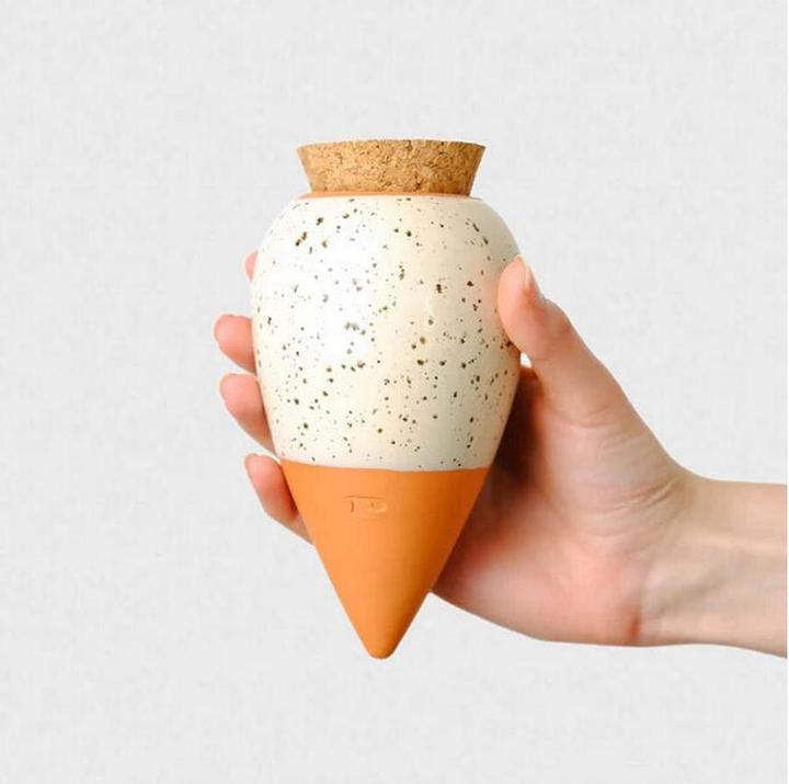 Cream white, Terracotta