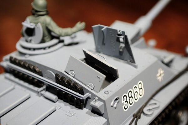 Produktbild Es-toys RC Panzer "Sturmgeschütz III" - Stug 3 Heng Long 1:16 Grau, Rauch&Sound, Metallgetriebe Und 2,4Ghz (RTR Ready-to-Run)