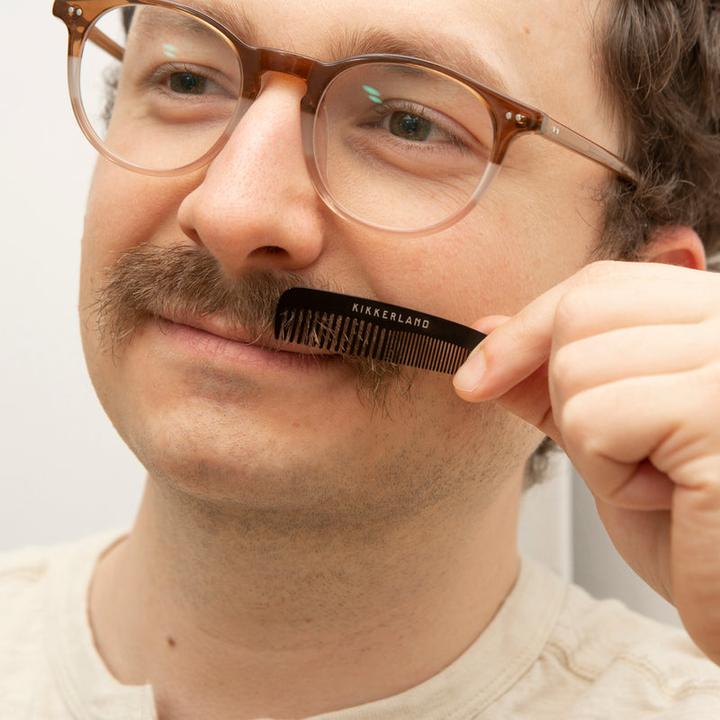 Image du produit Kikkerland Mini Mustache Comb