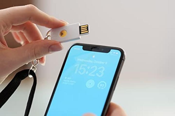 Produktbild Identiv uTrust FIDO2 NFC Security Key