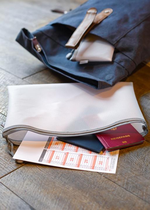 Actual product image Idena Zip Pocket A5 Mesh white (A5, 1x)