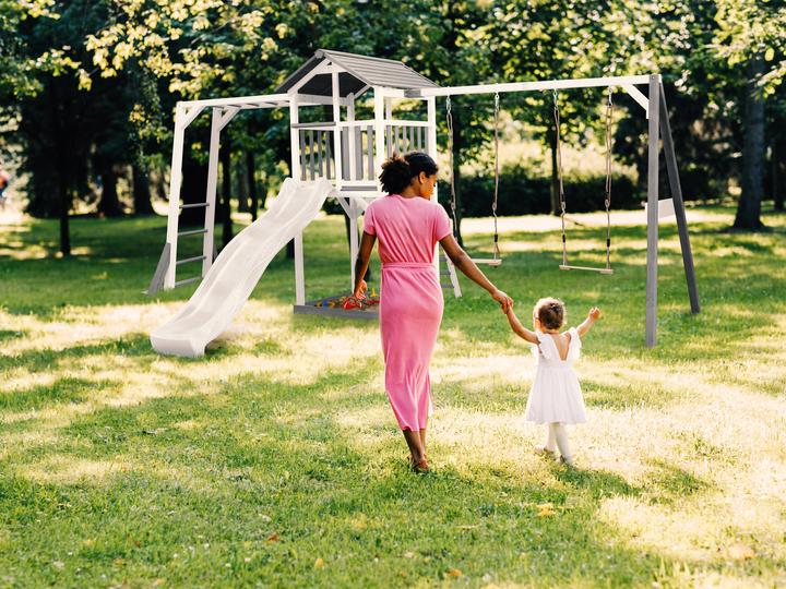 Image du produit Axi Beach Tower Tour de jeux avec portique et balançoire double - Toboggan blanc