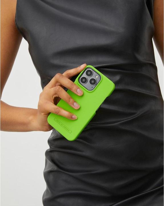 Produktbild iDeal Of Sweden Designer Hard-Cover Hyper Lime (Apple iPhone 14 Pro Max)