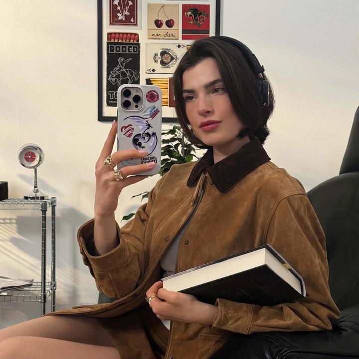 Actual product image Burga Tough Case Apple iPhone 16e - Plot Twister (Apple iPhone 16e)