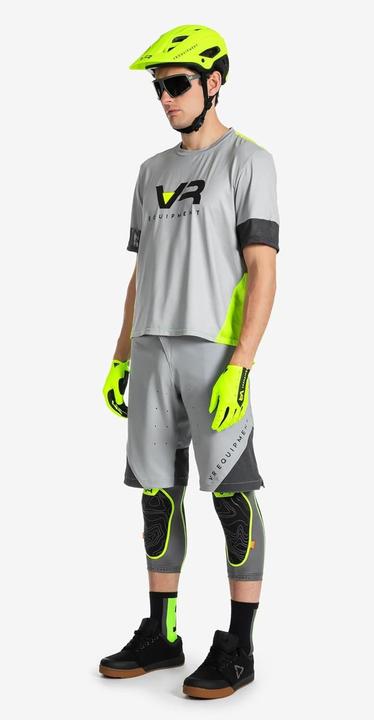 Produktbild VR46 SHORT 23 MANEDIUM GREY (30)