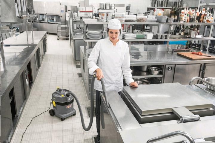 Actual product image Kärcher Professional NT 22/1 Ap Te L (Wet dry vacuum cleaner)