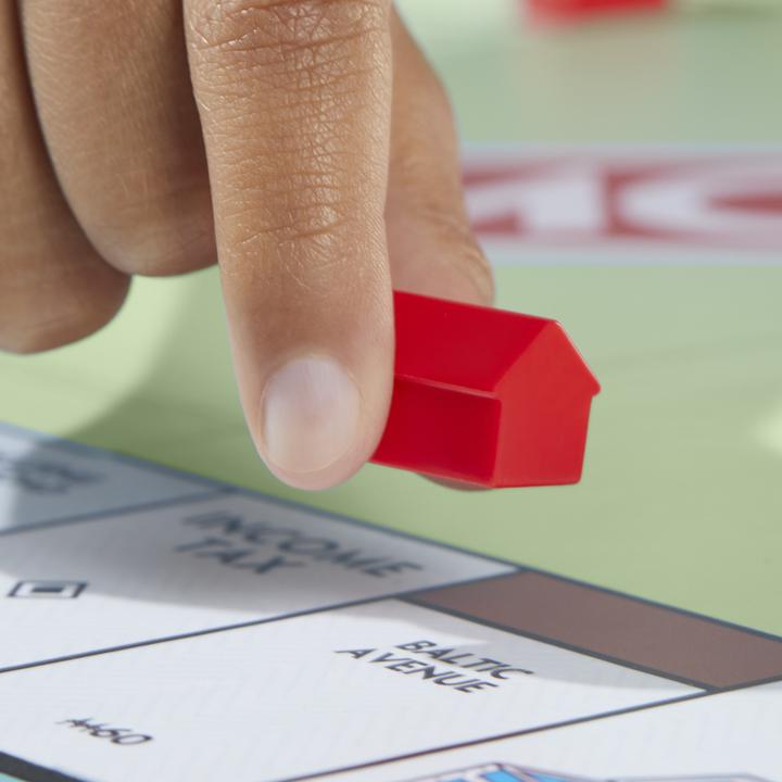 Produktbild Monopoly Brettspiel mit Aufbewahrungsfach und grösseren Spielfiguren