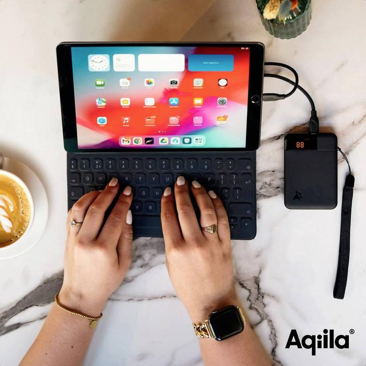 Produktbild Aqiila Powerbird B5B - Powerbank 5000 mAh, 12W - Black (5000 mAh, 12 W, 18.50 Wh)