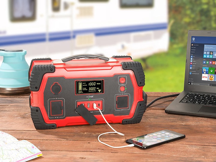 Actual product image Revolt Powerstation & Solar Generator (800 Wh, 7 kg)
