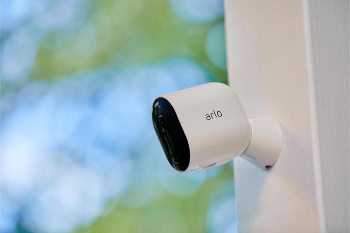 Produktbild Arlo Pro 4 Spotlight Kamera, 4er Set weiss (2688 x 1520 Pixel)