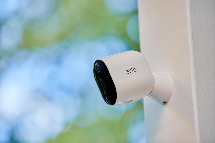 Produktbild Arlo Pro 4 Spotlight Kamera, 4er Set weiss (2688 x 1520 Pixel)