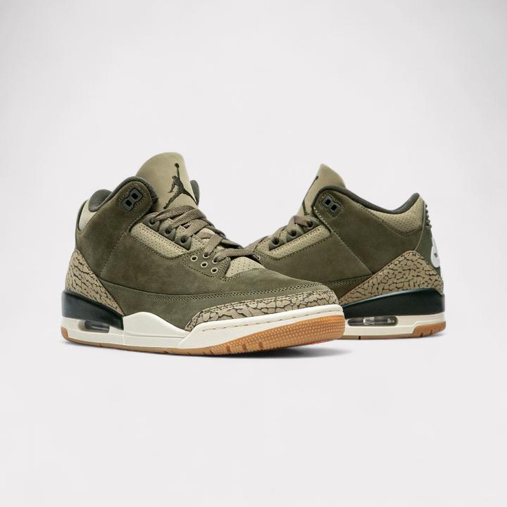 Immagine prodotto Nike Air Jordan 3 Retro (41)