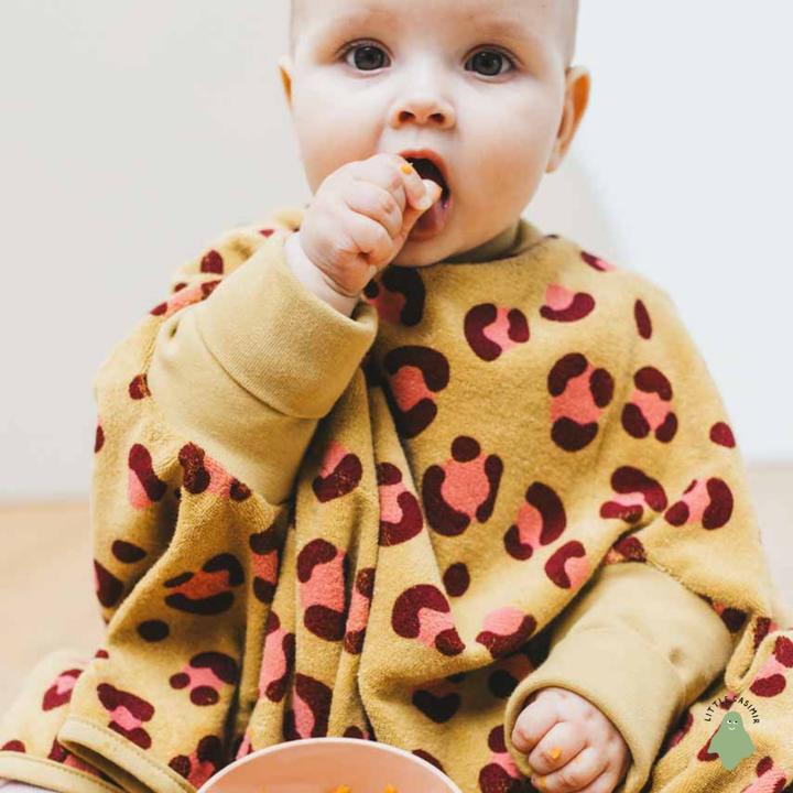 Produktbild Little Casimir Lätzchen mit Ärmeln – wasserdicht, saugfähig & verstellbar, für Babys 6M-4J (6 Monate)