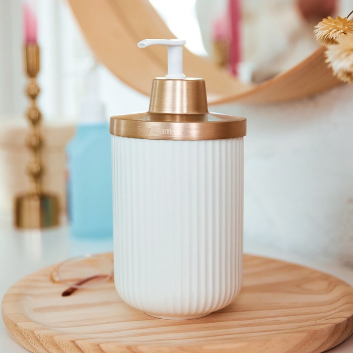 Actual product image Sterillium Protect & Care Emma