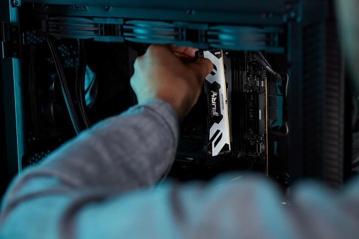 Produktbild Kingston FURY Renegade (2 x 16GB, 6400 MHz, DDR5-RAM, DIMM)