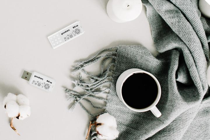 Actual product image Goodram Pendrive UME2 64GB USB 2.0 Winter (64 GB, USB-A)