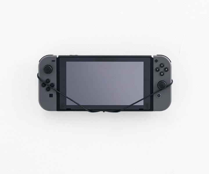 Produktbild Floating Grip Nintendo Switch Console wall mount by, Black (Switch)