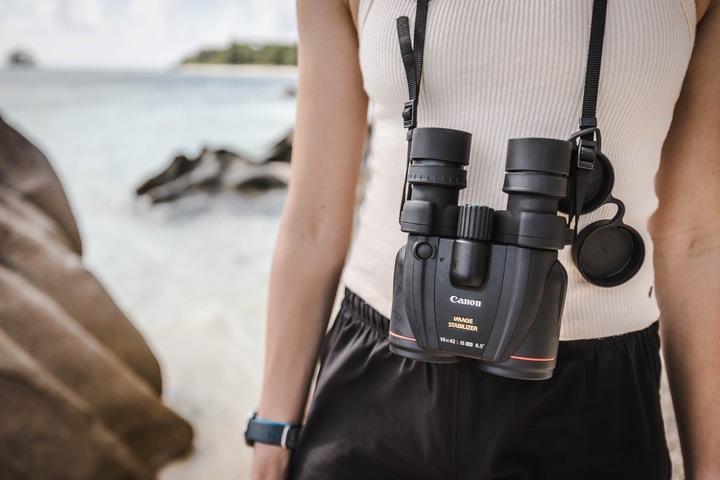 Actual product image Canon 10x42L IS WP (10 x, 42 mm)