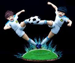 Actual product image Plastoy Olive et Tom - Statue en résine de Olivier Atton et Ben Becker en Golden Twin Shot