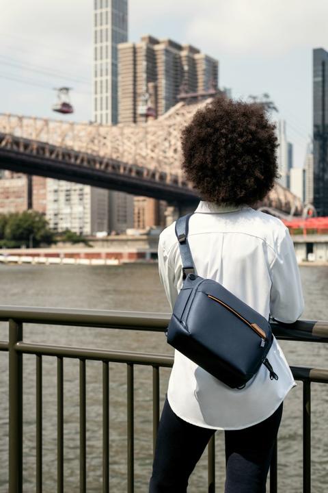 Immagine prodotto Peak Design Everyday Sling v2 (Borsa a tracolla per fotocamera, 6 l)