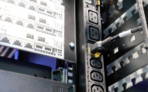 Produktbild Rittal 7979414 PDU managed 32A/1P CEE 16xCEE7/3 Schuko PDU Basic Stromverteilung