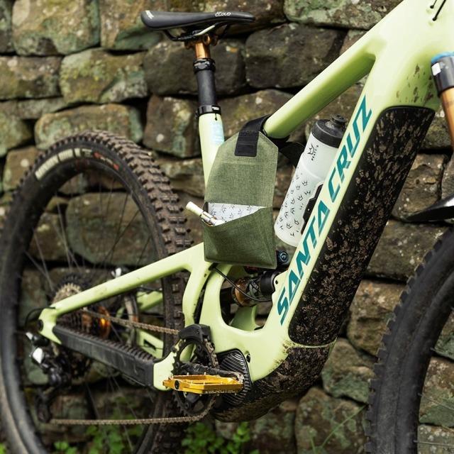 Produktbild Peaty's HoldFast Trail Tool Wrap - Moss Green (Rahmentasche)