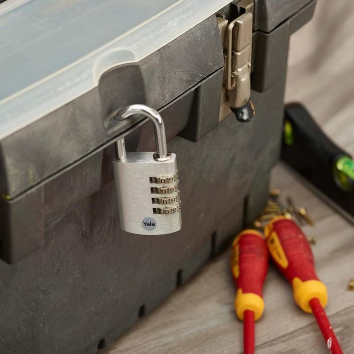 Actual product image Yale YE3CB/28/126/1/S padlock 28 mm silver combination lock