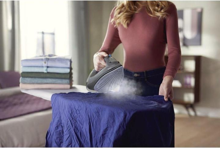 Actual product image Philips 3000 Series DST3041 / 80 Steam Iron Ceramic Plate 2600 W Black (2600 W, 200 g/min)