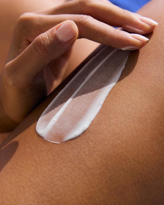 Actual product image NIVEA Reichhaltige Body Milk (Body cream, 75 ml)