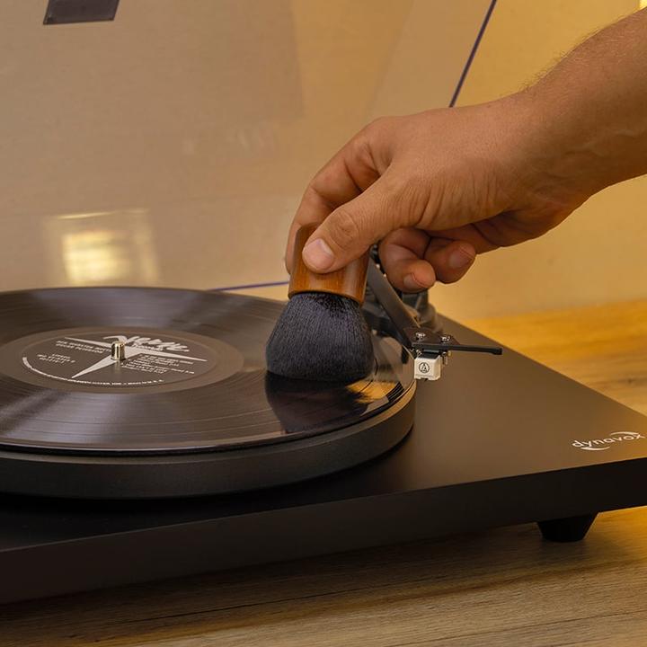 Actual product image Dynavox LP Antistatikbürste