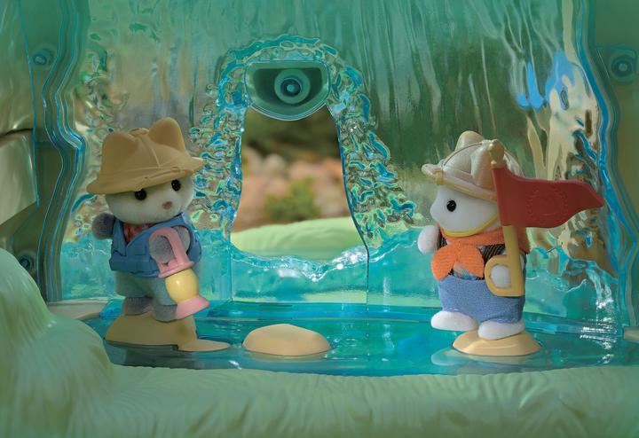 Actual product image Sylvanian Families Waterfall adventure playground