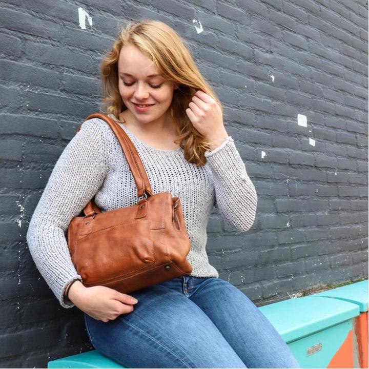 Actual product image Bear Rock Bear Design Rita Leather Shoulder Bag - Cognac