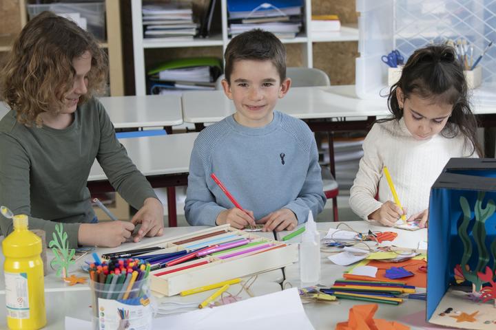 Produktbild Betzold 144 dicke Dreikantstifte (17,5 cm) in Holzbox (144x)