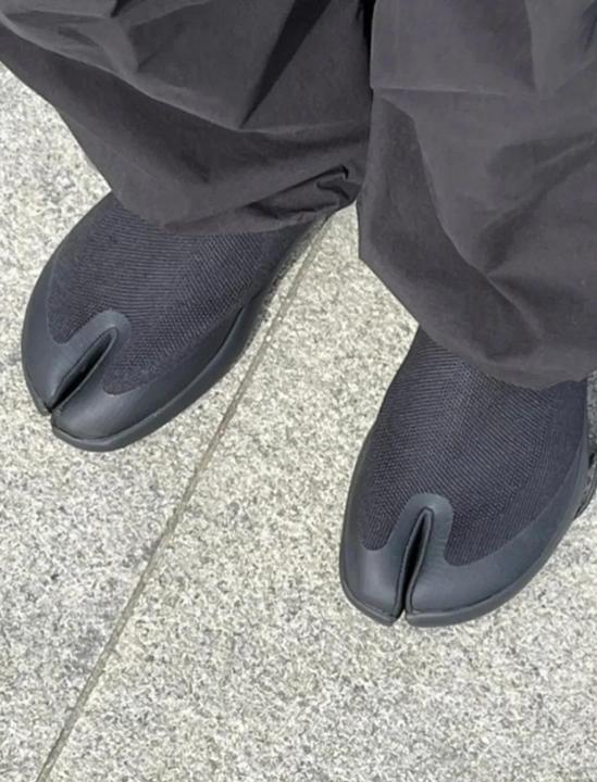 Actual product image Tabi Trainers (42)