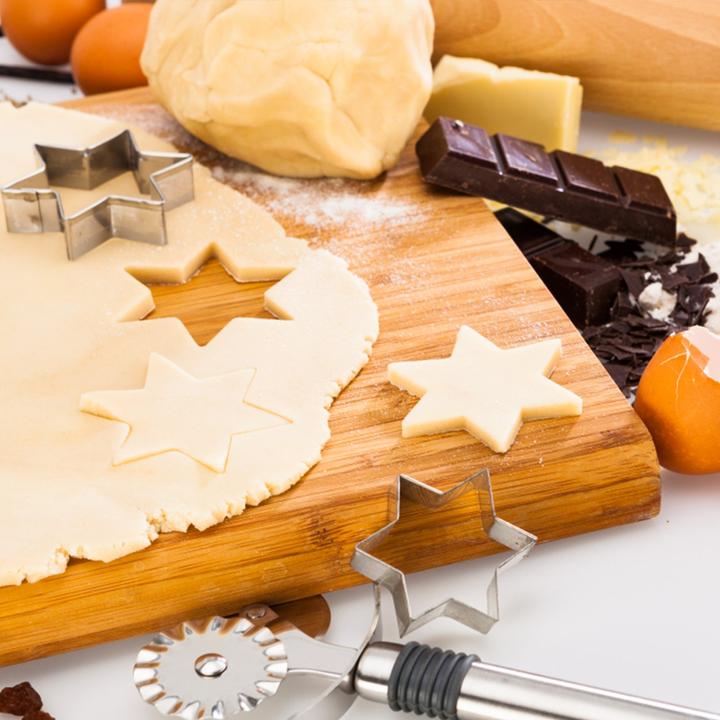 Actual product image Intirilife 20-piece Cookie Cutter Set