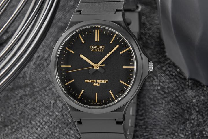Produktbild Casio MW-240-1E2VDF Herrenuhr + BOX