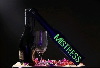 Produktbild Ouch! Mistress" Paddle - Glow in the Dark