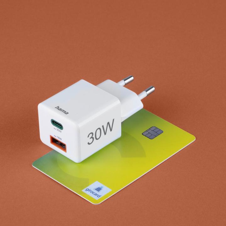 Produktbild Hama Schnellladegerät, 1x USB-C PD, 1x USB-A QC, Mini-Ladegerät, 30 W, Weiss (30 W, 2 Ports)