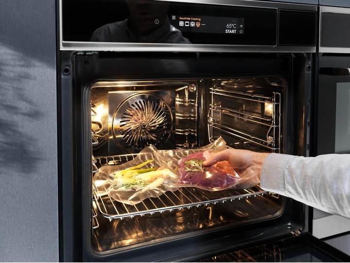 Actual product image Electrolux Built-in steam oven KOAAS31CX