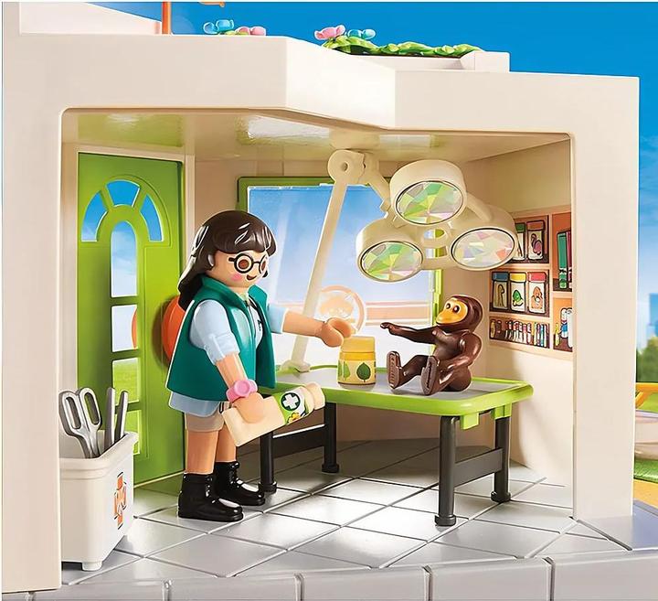 Actual product image Playmobil Zoo veterinary practice (70900, Playmobil Family Fun)