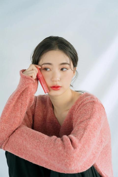 Immagine prodotto Catrice ROMAND Juicy Lasting Tint Sciroppo Rivestimento Labbra 09 Corallo Litchi (09 LITCHI CORALLO)