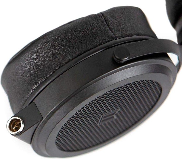 Actual product image Monoprice Monolith M1570 (No noise cancelling, Cable)