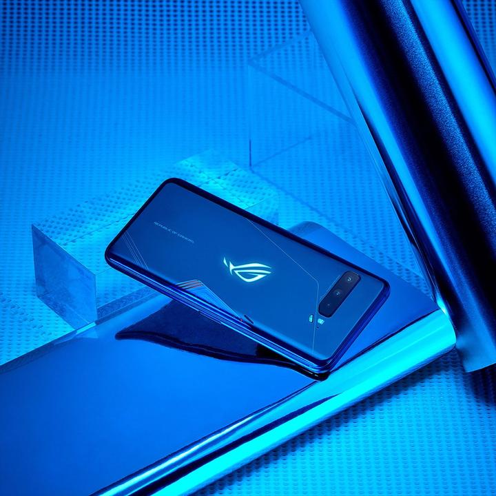 Image du produit ASUS ROG Phone 3 (12GB) (512 Go, Noir, 6.59", Double SIM, 5G)