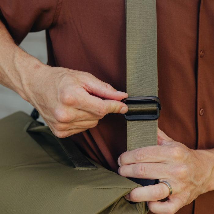 Actual product image Peak Design Everyday Messenger 13L (Camera shoulder bag, 13 l)