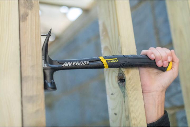 Image du produit Stanley FatMax Antivibe marteau à griffes courbé (poids de la tête 567 g, longueur 340 mm, poignée souple, S (567 g)