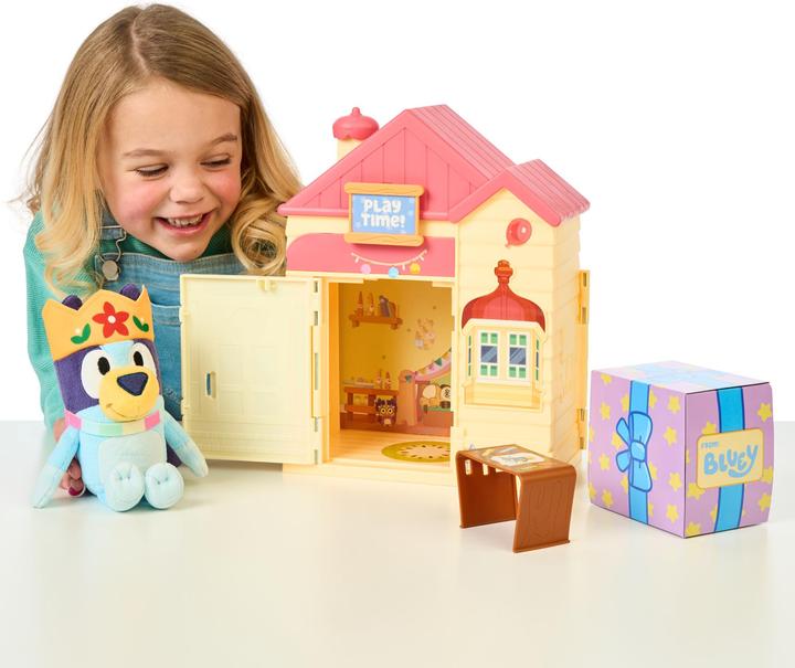 Actual product image Bluey Bluey's Play Date plush surprise